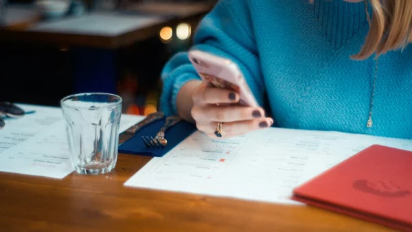 Eva: 'Ondanks al m'n zenuwen ging de date voorspoedig, tot we bij gang zeven aankwamen'