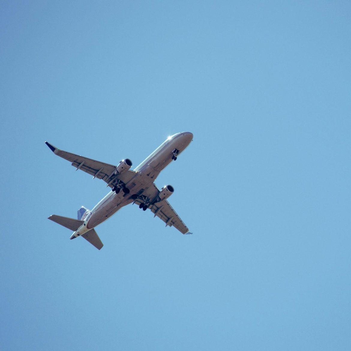 Luchtdrukproblemen tijdens vlucht: passagiers krijgen bloedingen uit neus en oren