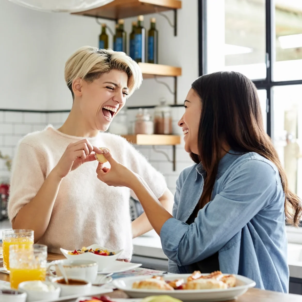 Vrouwen aan het ontbijt