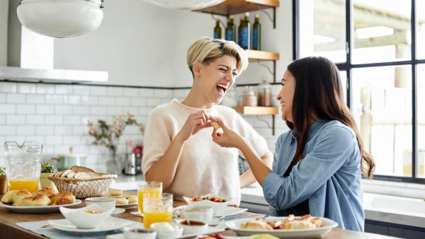 Vrouwen aan het ontbijt