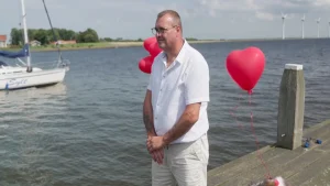 Thumbnail voor Huwelijksaanzoek in 'Urk' zorgt voor tranendal: 'We horen bij elkaar'