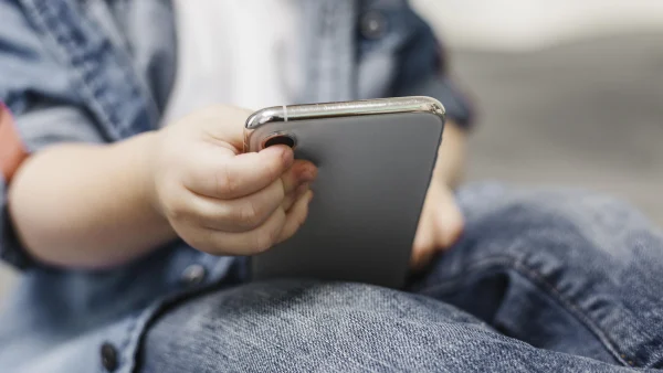 Kwetsbare kinderen bellen met Bekende Belvrienden