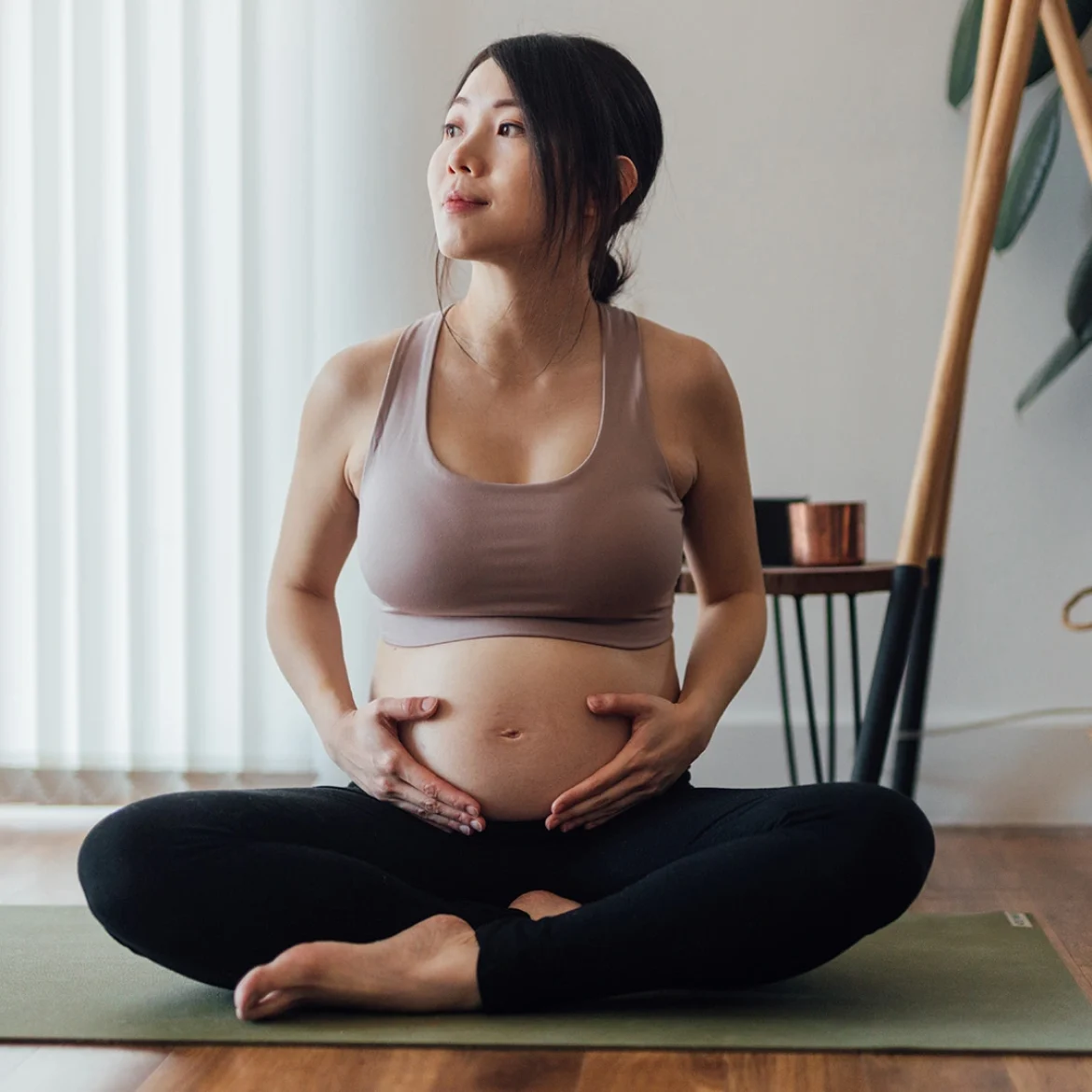 zwangere vrouw yoga