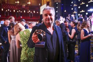 Thumbnail voor Frank Lammers is de winnaar van de Televizier-Ring Acteur: 'Tweevoudig kampioen acteren, dat vind ik mooi'