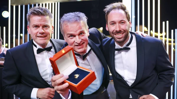 'Dwars door de Lage Landen' beloond met Gouden Televizier-Ring 2024