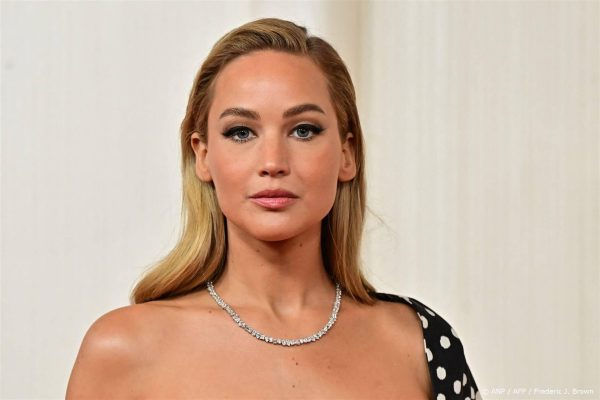 Jennifer Lawrence in blijde verwachting van tweede kind, gespot met babybuik