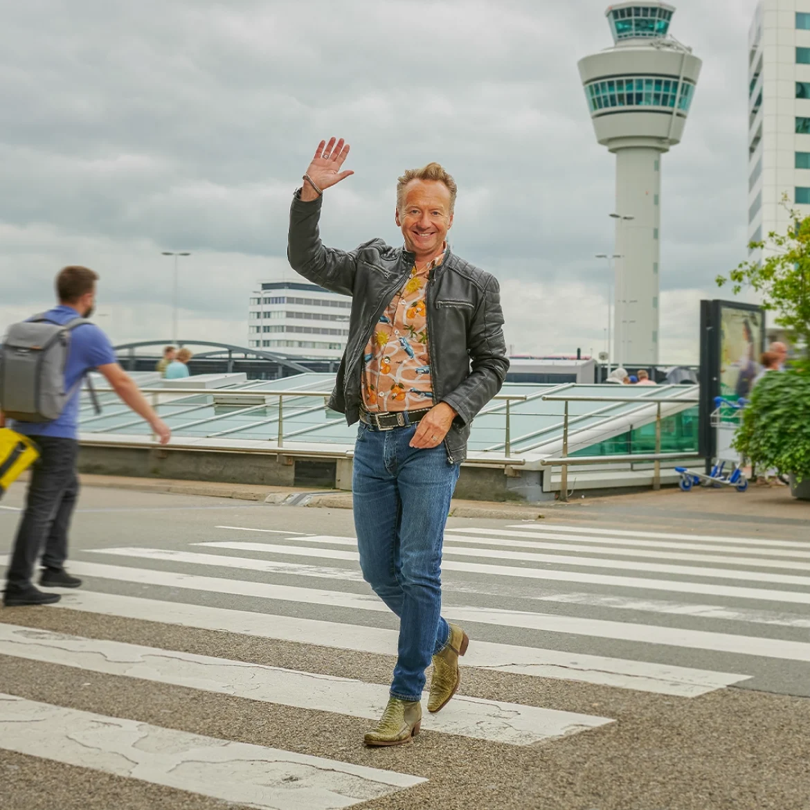 Joris Linssen is terug met 'Hello Goodbye': 'Heftige verhalen soms, maar uiteindelijk overheerst de liefde'