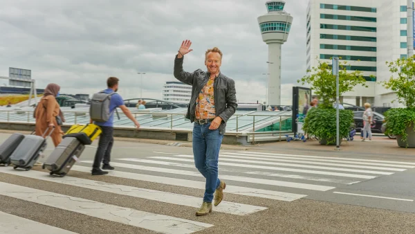 Joris Linssen is terug met 'Hello Goodbye': 'Heftige verhalen soms, maar uiteindelijk overheerst de liefde'