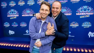 Thumbnail voor Frans Bauer deelt mooi moment met zoon Christiaan op het podium: 'Zo trots'