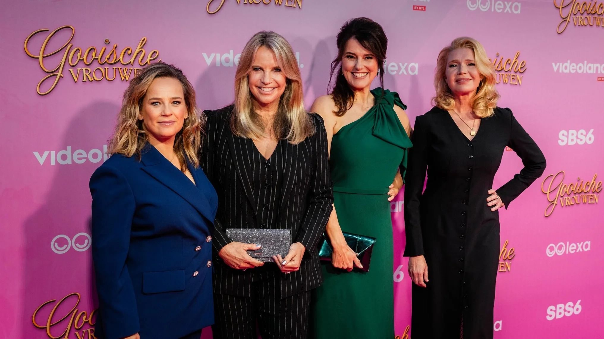 De Gooische Vrouwen op de roze loper