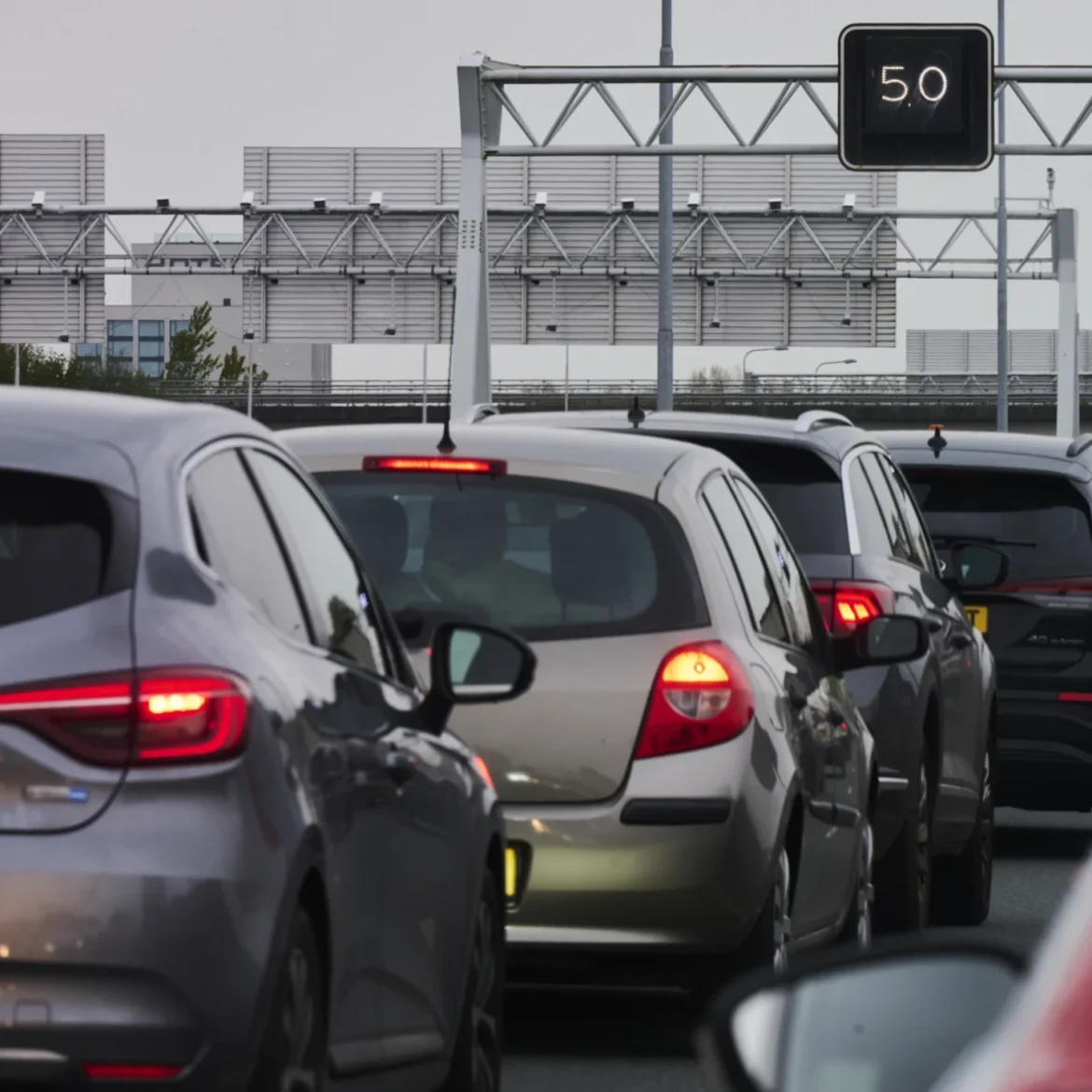 drukke spits vanwege de herfstvakantie