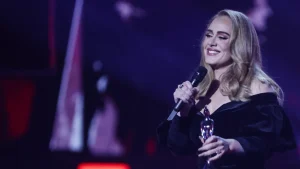 Thumbnail voor Ontroerende beelden: Céline Dion in tranen bij concert van Adele