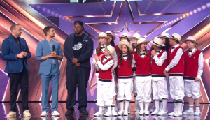 Thumbnail voor Danscoach van Funcky Toddlers overmand door emoties in 'Holland's Got Talent': 'Het zijn gewoon mijn kinderen, man'