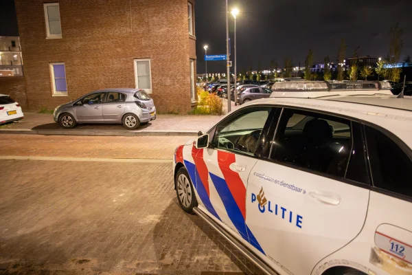 politie in de straat na steekpartij Hardenberg