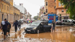 Thumbnail voor Nederlanders vast in Spanje tijdens noodweer: 'Ik heb nog nooit zo veel regen gezien in mijn leven'