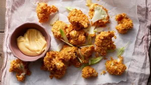 Thumbnail voor Uit de Airfryer(bijbel): crispy bloemkool met miso-mayonaise