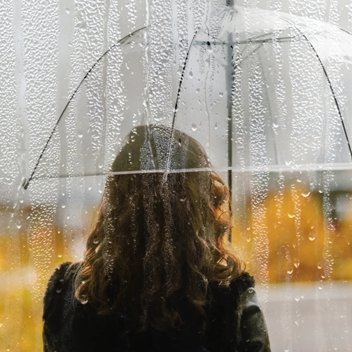 Grauw weer op komst: wind en buien aankomend weekend