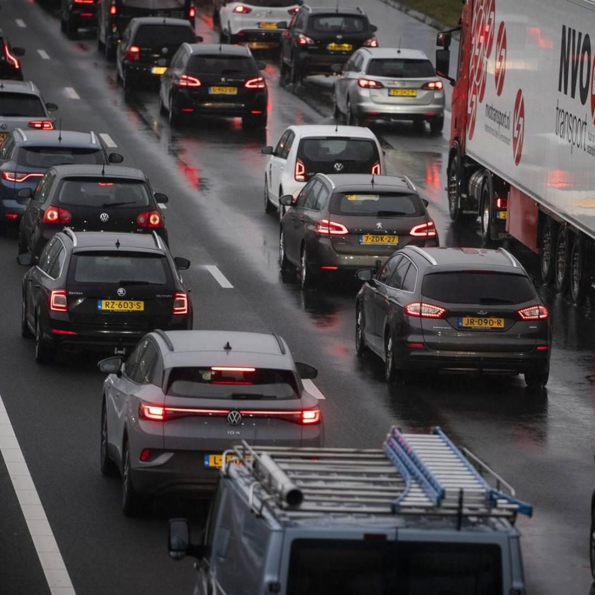 ANWB waarschuwt voor drukke ochtendspits