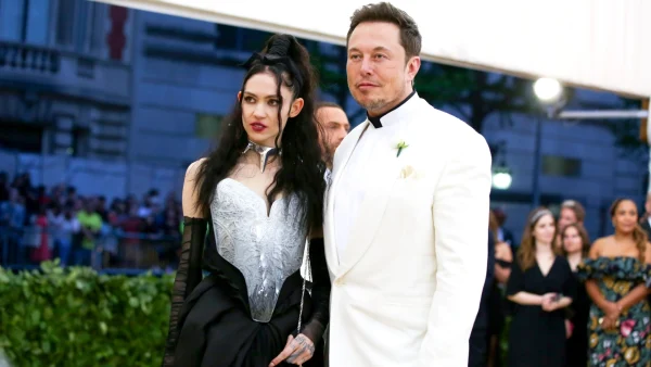 Grimes 'moest vechten' voor omgangsregeling met kinderen die ze kreeg met Elon Musk