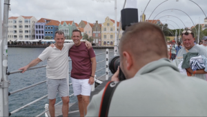 Thumbnail voor Reis naar Curaçao dreigt in het water te vallen bij 'De Bevers': 'Ik heb een paardenmiddel nodig'