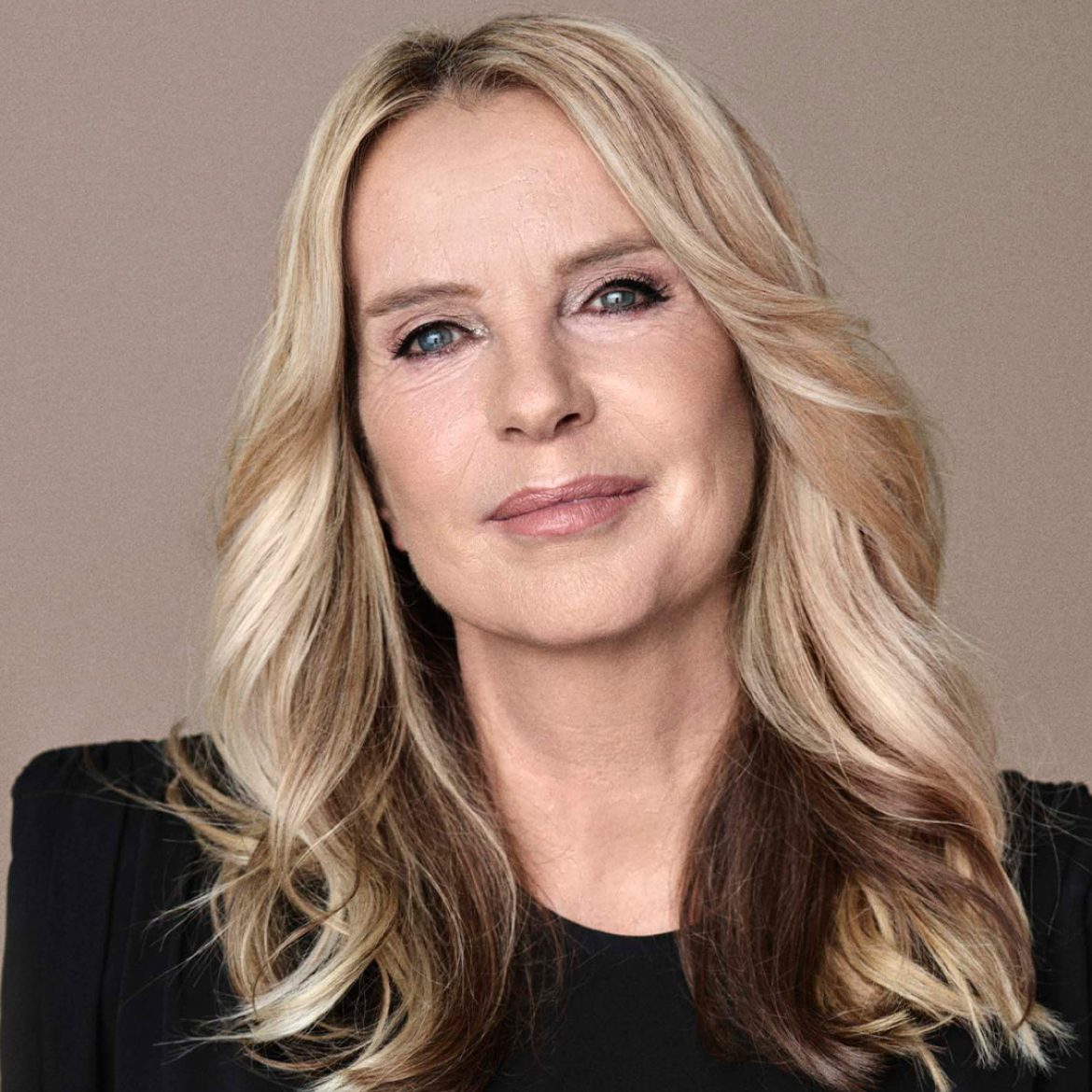 Linda de Mol over haar eerste bevalling: ‘Na 8 uur weeën lag ik ineens op een operatietafel’