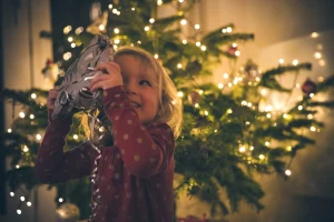 Thumbnail voor 10 x jullie kerstmissers: 'Ik trof hem met een opgetogen rood hoofd boven een chaos van losgescheurd papier'