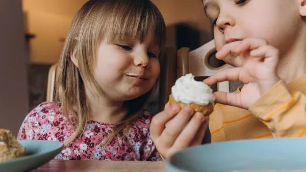 Kinderen eten te veel snacks