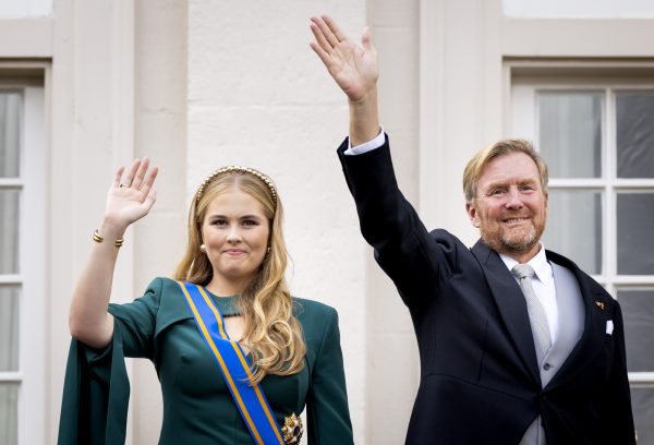 Prinsjesdag: Aankomst koninklijke stoet bij Paleis Noordeinde