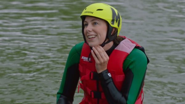 Marie valt met wakeboarden maar geeft niet op in 'De Verhulstjes'