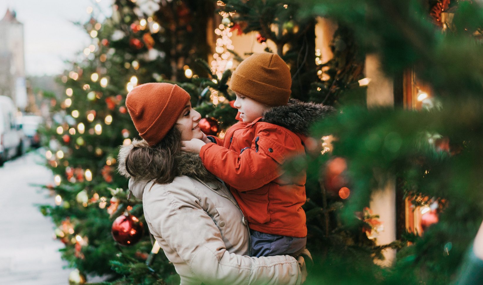 vrouw met kind kerstvakantie