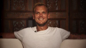 Thumbnail voor Netflix maakt docu over overleden Avicii - en hij doet zelf voice-over