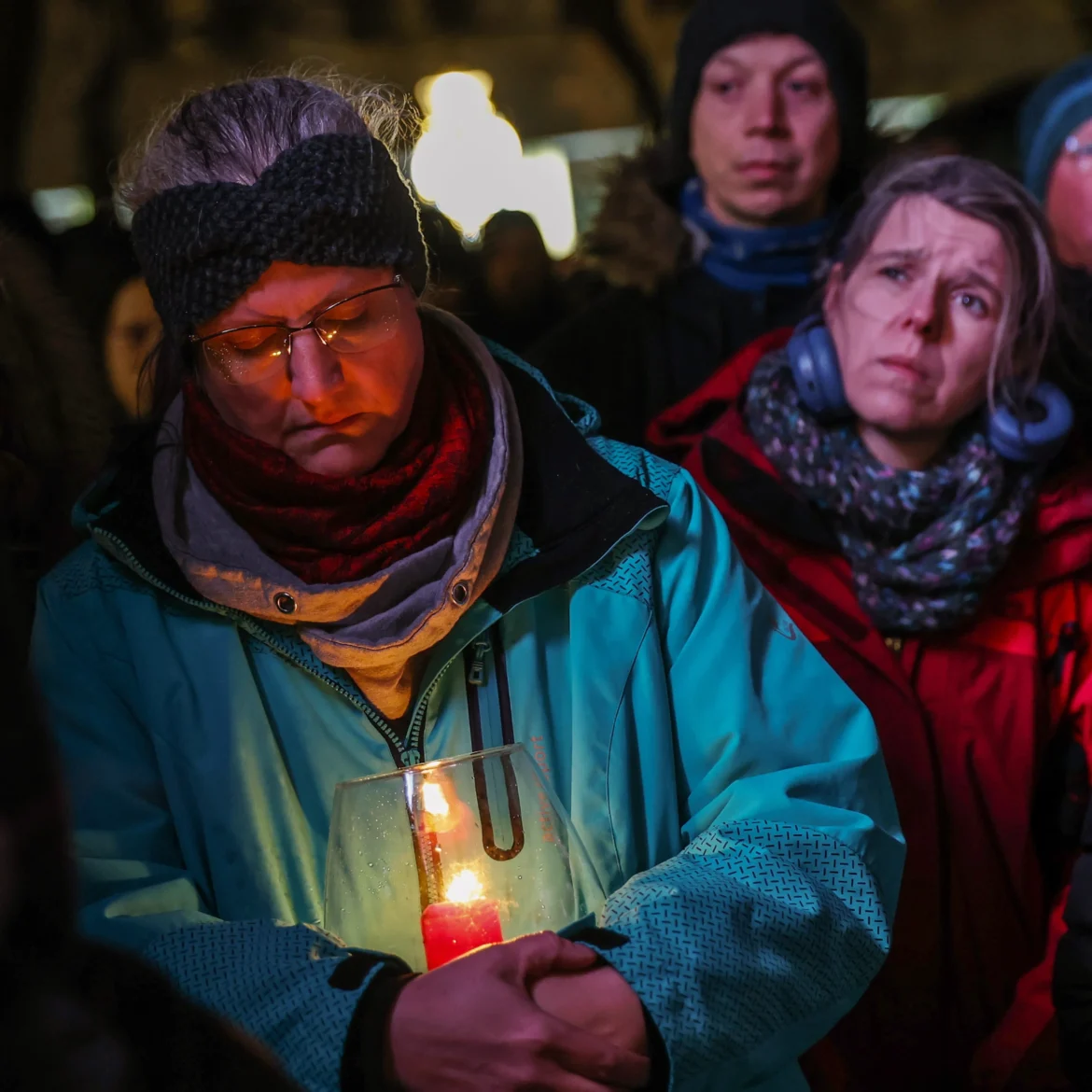 Vermoedelijke aanslag kerstmarkt Maagdenburg herdacht: 'Samen om elkaar te steunen en te verdragen wat onbegrijpelijk is'