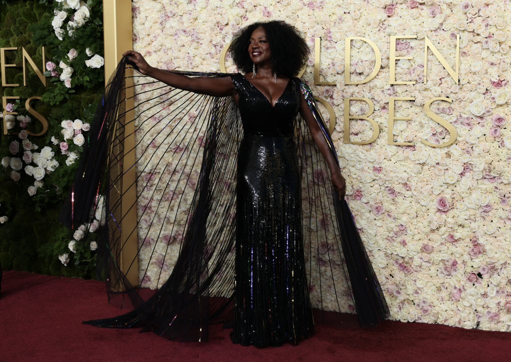 viola-davis-golden-globes-scaled.jpg 