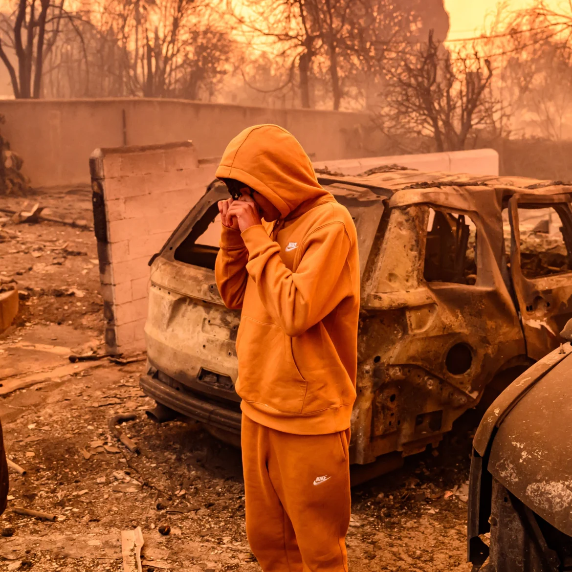 Dodental Los Angeles loopt op tot 24, sterke wind dreigt branden verder aan te wakkeren