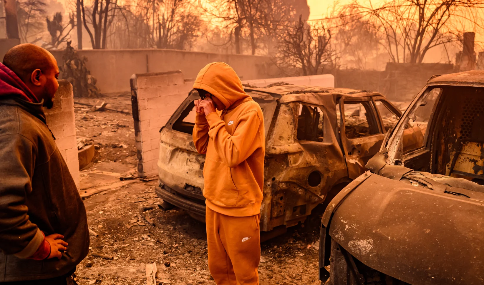 Dodental Los Angeles loopt op tot 24, sterke wind dreigt branden verder aan te wakkeren