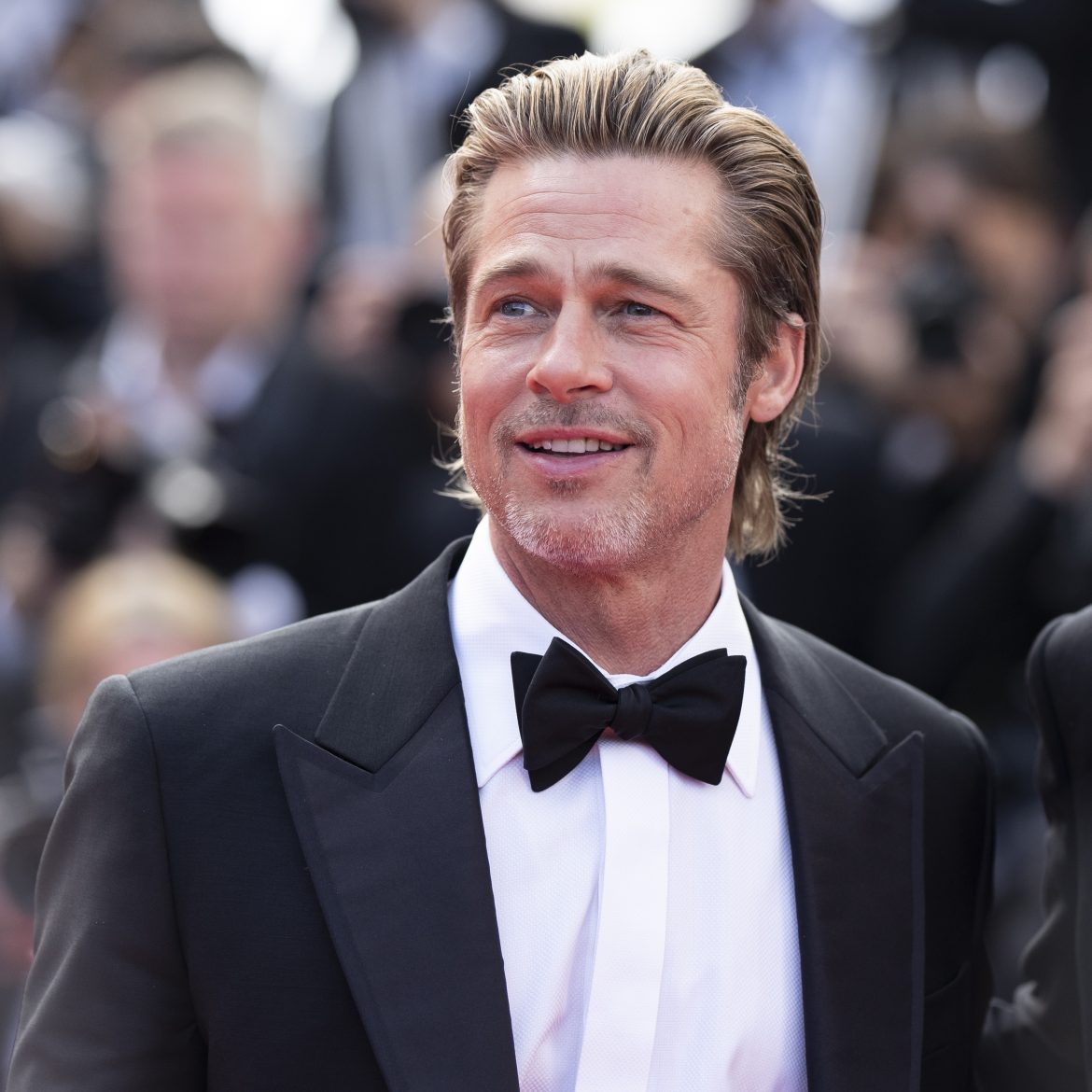 Franse vrouw die tonnen kwijt is door 'Brad Pitt' boos op programmamakers: 'Ben niet dom of gek'