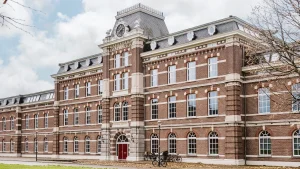 Thumbnail voor Historisch wonen met een knipoog naar het heden? Dat kan op deze Haarlemse hotspot