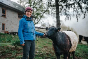 Thumbnail voor Judith uit ‘Winter Vol Liefde’ vond puberteit een slagveld: ‘Overschaduwd door ziekte en depressie’