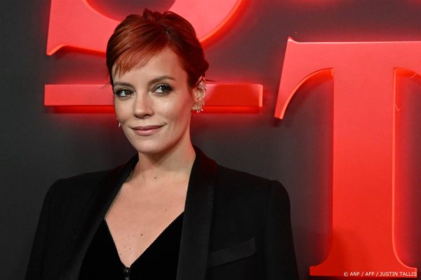 Lily Allen geeft toe: 'Ik werd een gemeen mens door drank en drugs'