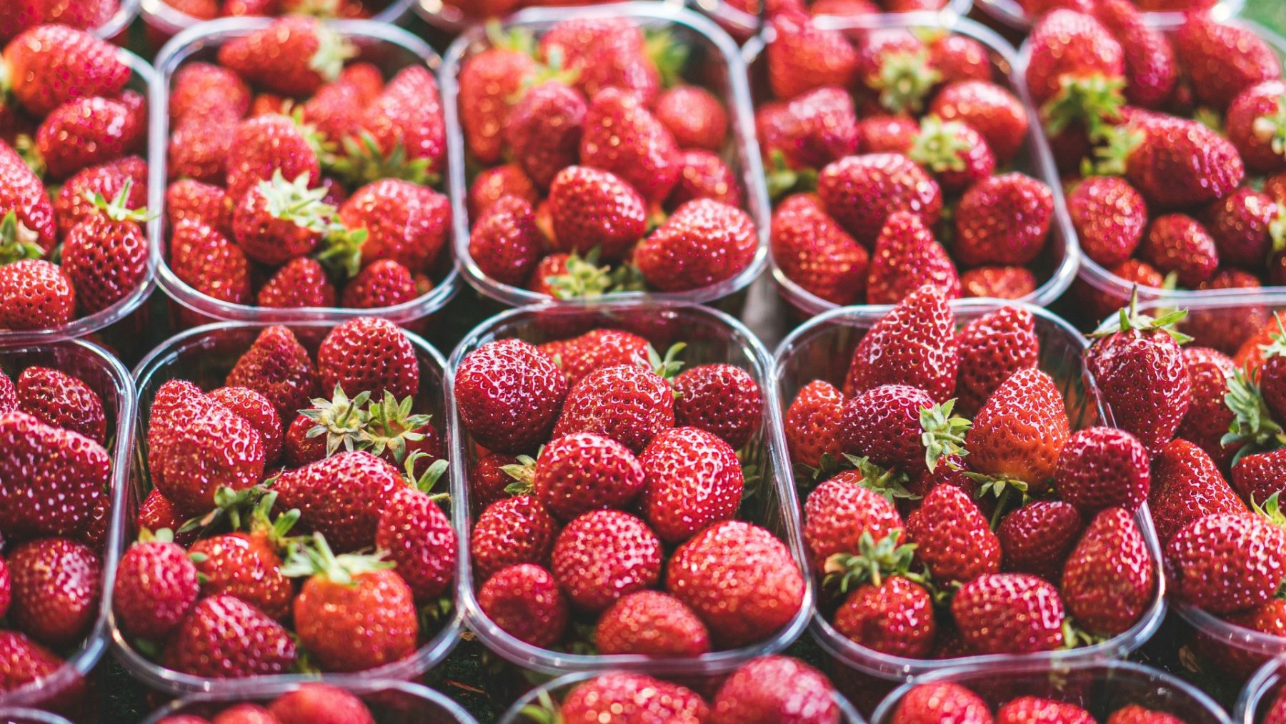 Nieuwe PesticidenEetwijzer toont hoeveel gifresten er op groente en fruit zitten