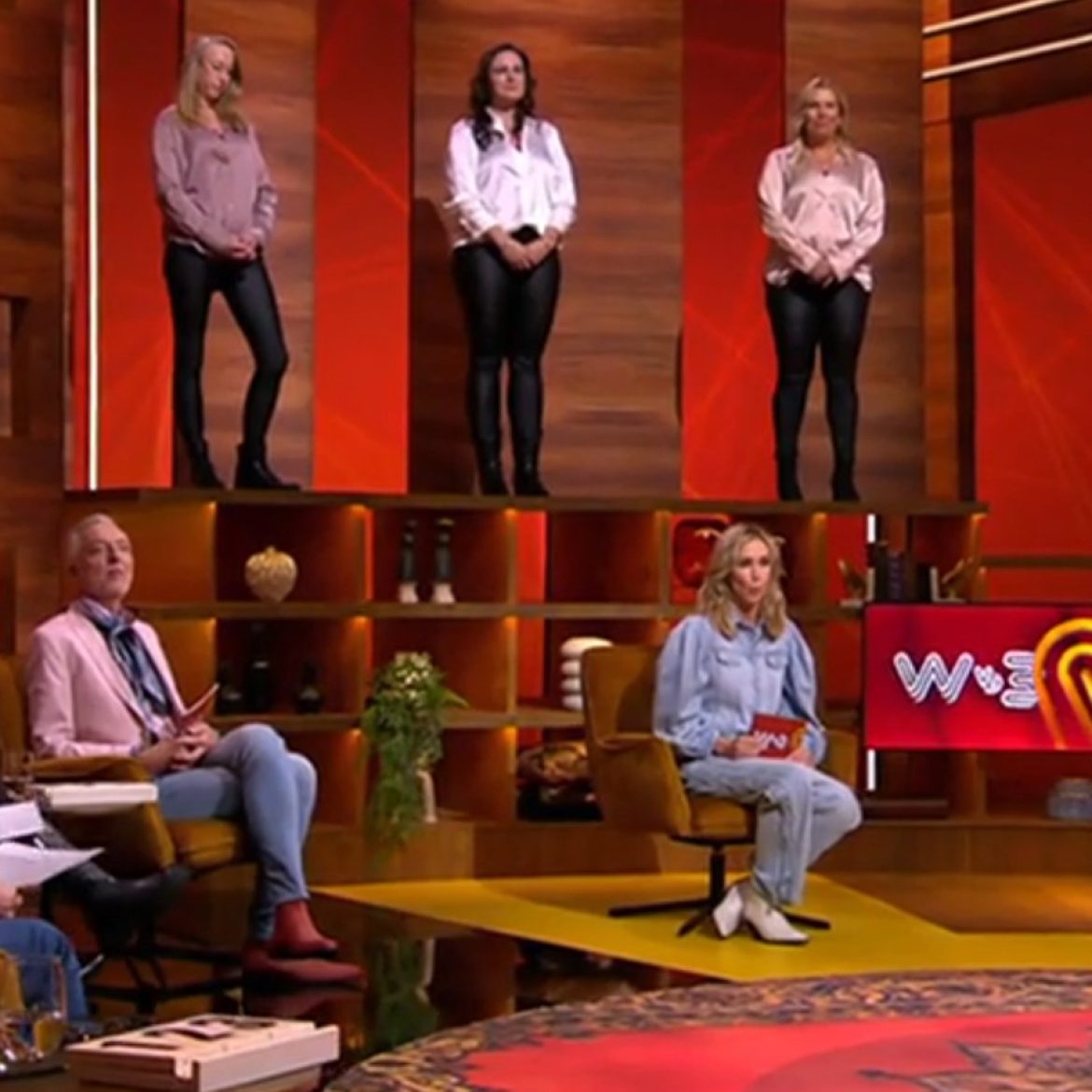 Wie verkoopt er speeltoestellen voor volwassenen in 'Wie van de drie'