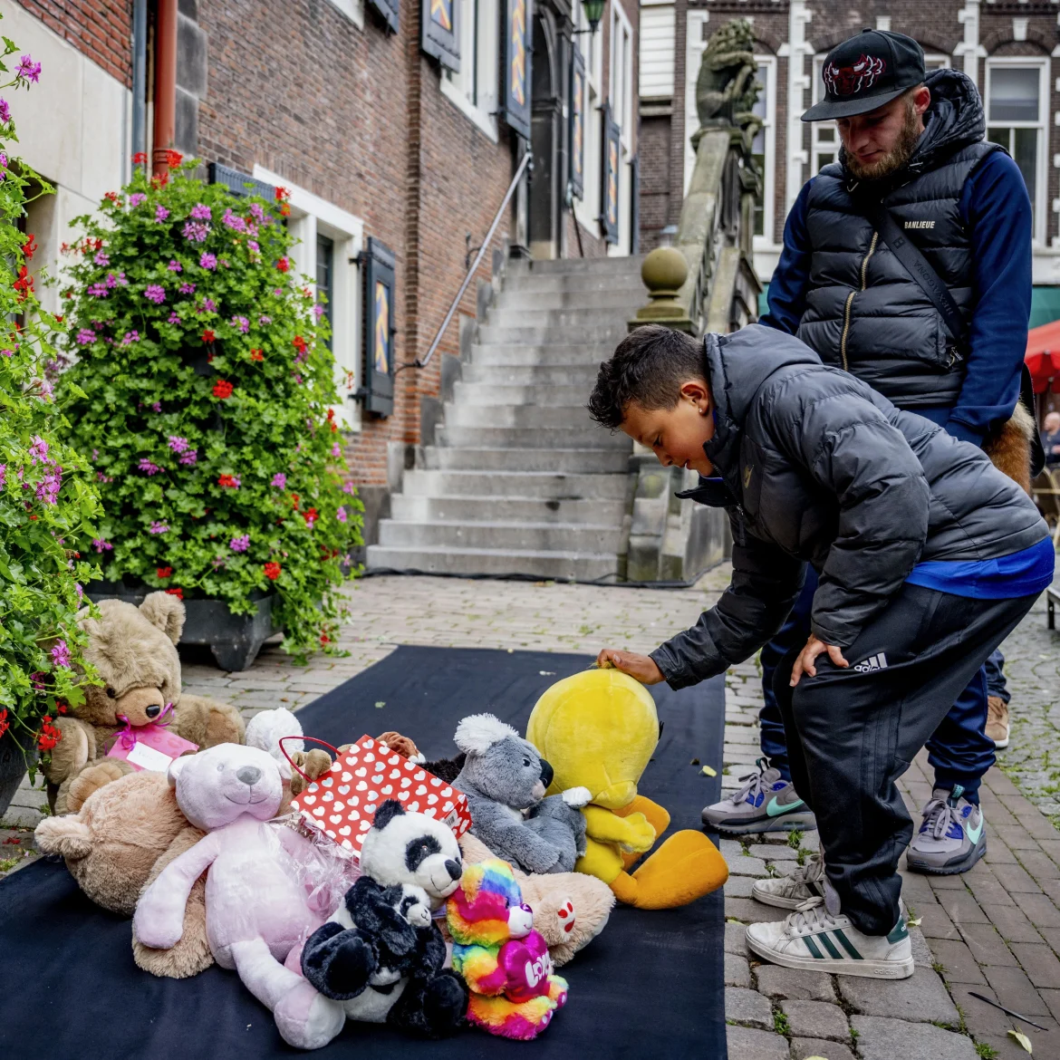 Omwonenden tonen medeleven in Vlaardingen