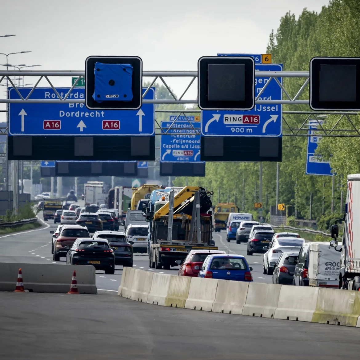 Deze flitspaal langs de A16 zorgde voor maar liefst 111.000 boetes