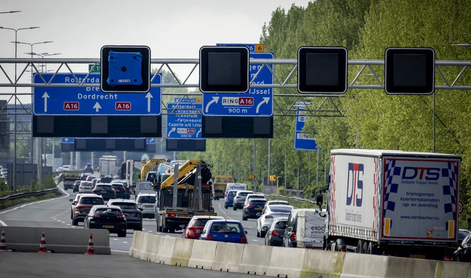 Deze flitspaal langs de A16 zorgde voor maar liefst 111.000 boetes