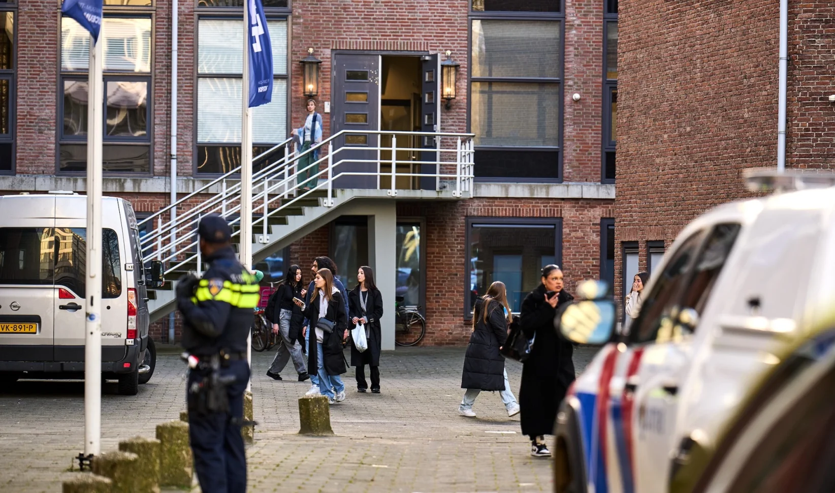 Zwaargewonde jongen gevonden in Haagse school