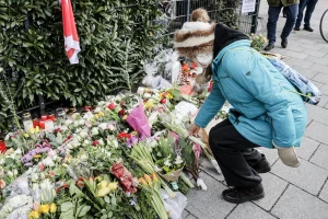 Thumbnail voor Moeder (37) en dochter (2) overleden door aanslag met auto in München