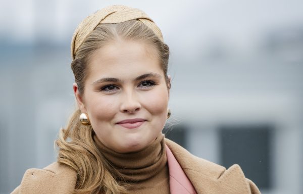 Prinses Amalia heeft eerste officiële soloklus en doopt schip