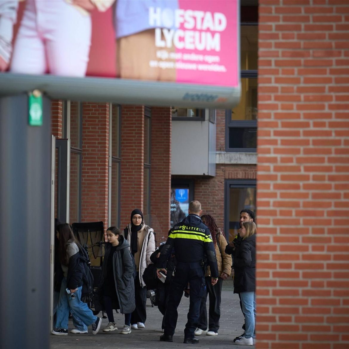 Tieners die na dood scholier Hofstad Lyceum zijn opgepakt verdacht van moordplan