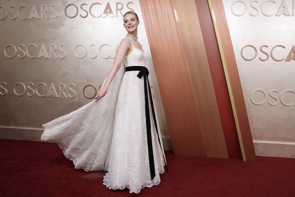 elle fanning oscars 2025