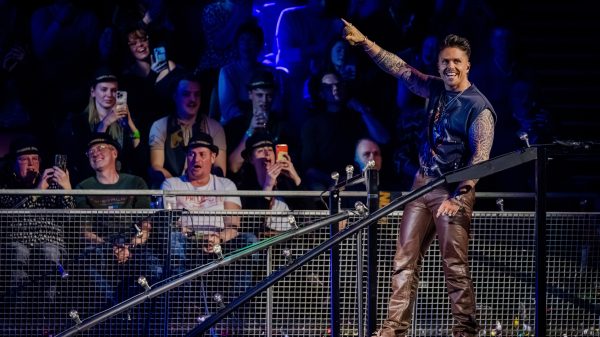 Holland Zingt Hazes Cropped